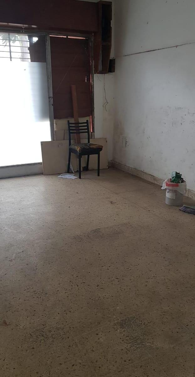 Depto. Tipo Casa al Frente c/ Local