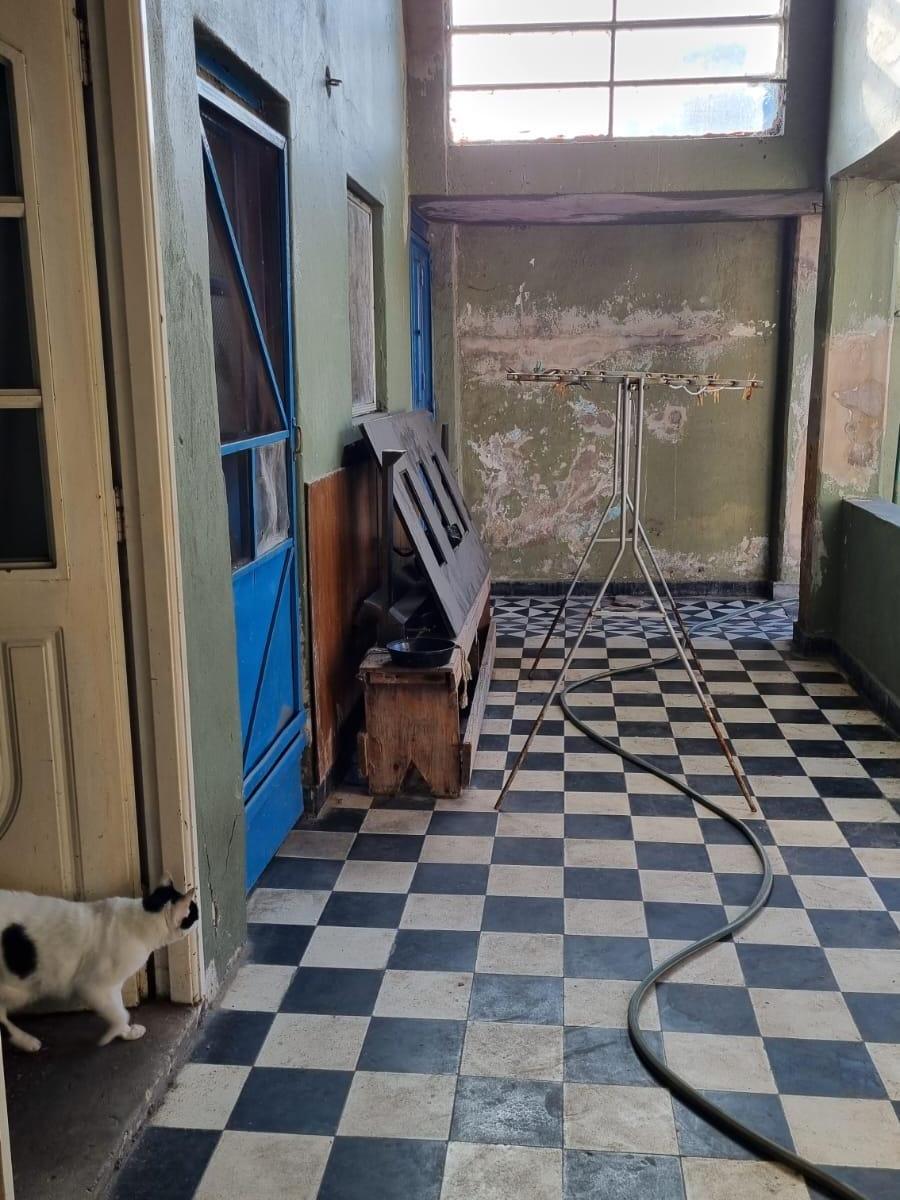 Casa 4 amb. c/ Jardin al Fte, Entrada p/ Auto y 2 Patios