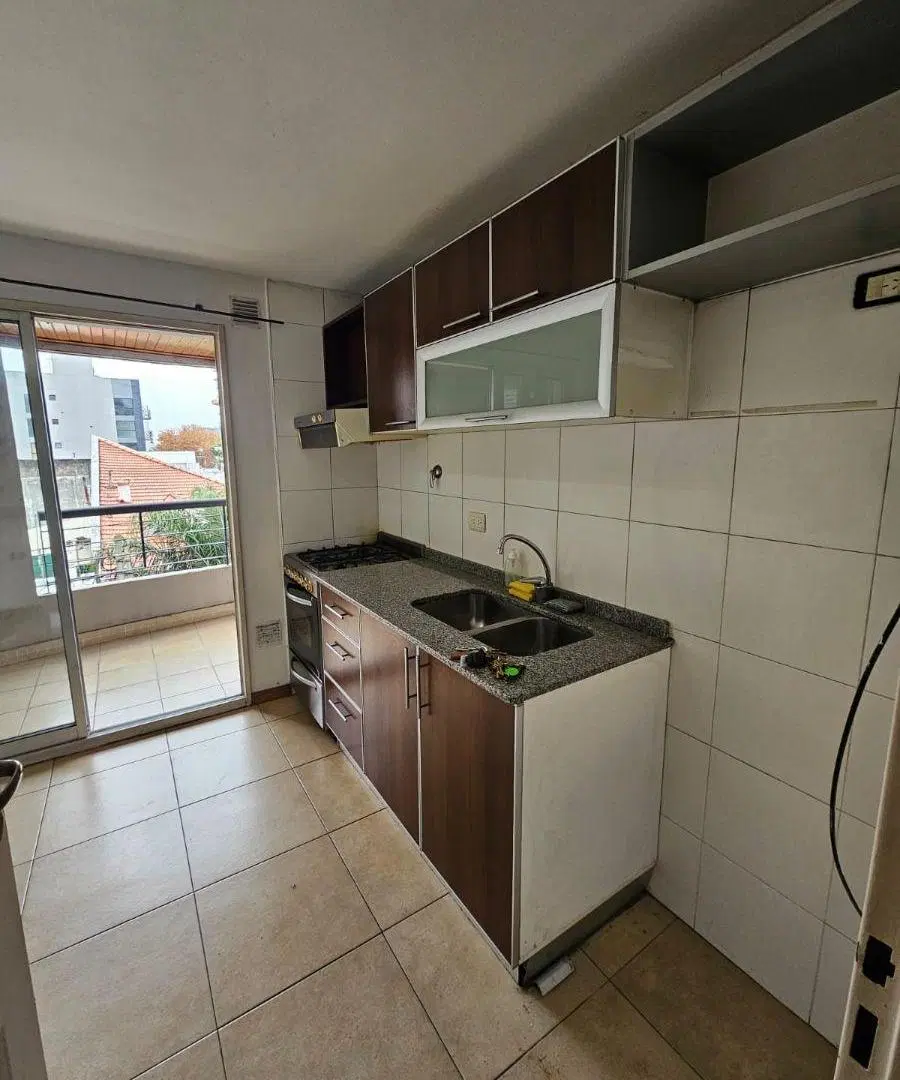 ¡Departamento en muy buen estado en ALQUILER a cuadras de Lanusita! 3