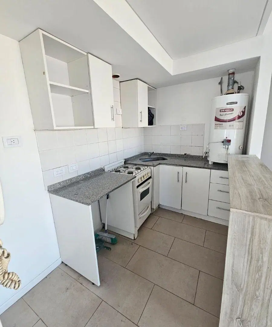 ¡Hermoso Semipiso en ALQUILER en Lanus Este! 2