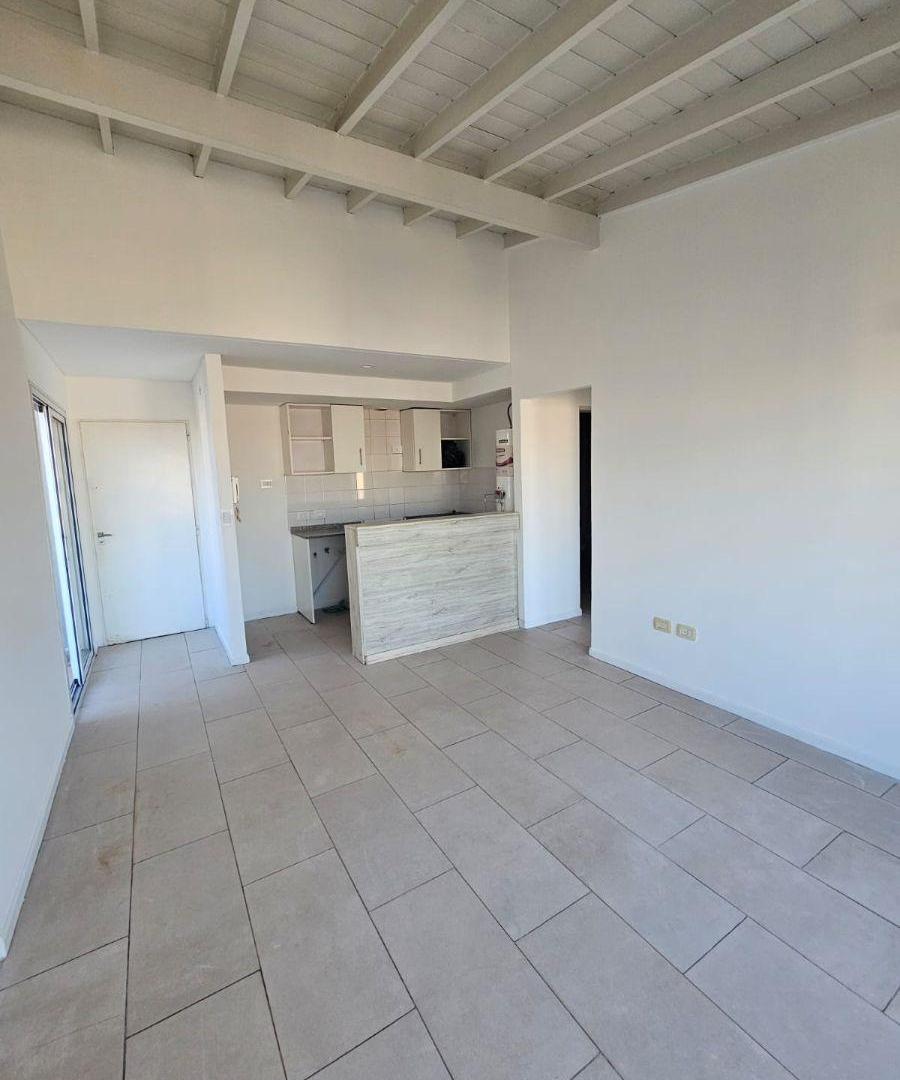 Foto de ¡Semipiso M/B/Estado con AMPLIO BALCON-TERRAZA PROPIO en ALQUILER en, imagen 3