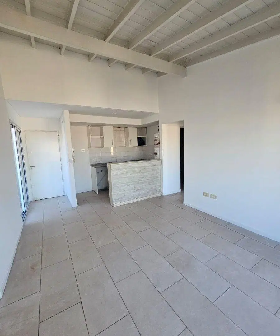 ¡Hermoso Semipiso en ALQUILER en Lanus Este! 3