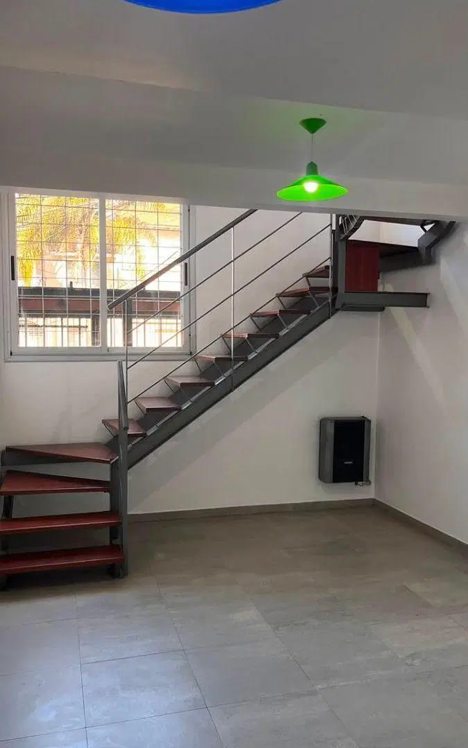 ¡Hermoso Departamento tipo dúplex al frente en ALQUILER a cuadras de Lanusita! 1