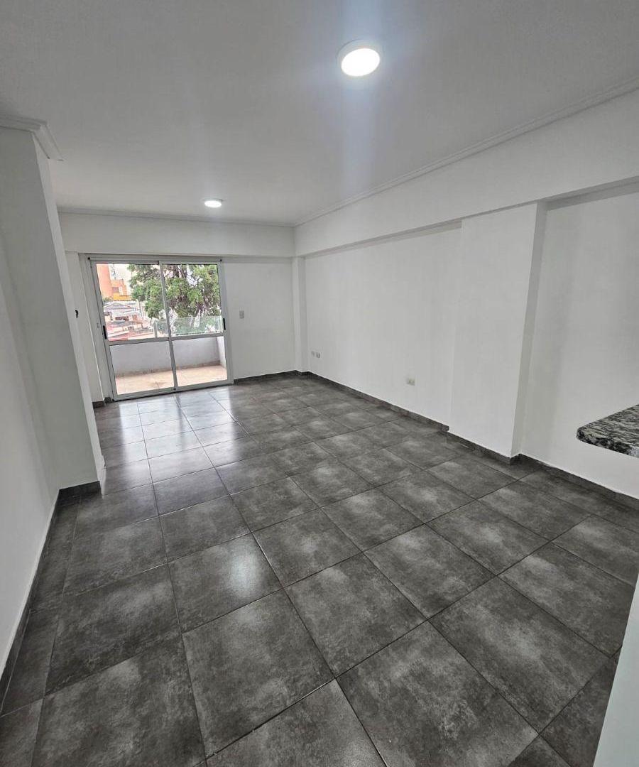Foto de ¡Nuevo Ingreso! Hermoso monoambiente a 3 cuadras de la Estación Lanus, imagen 2