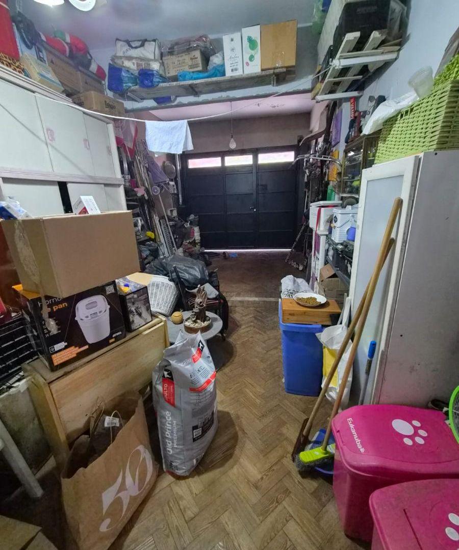 Foto de ¡Casa en 2 Plantas en MUY BUEN ESTADO en VENTA! Lanus Oeste, imagen 3