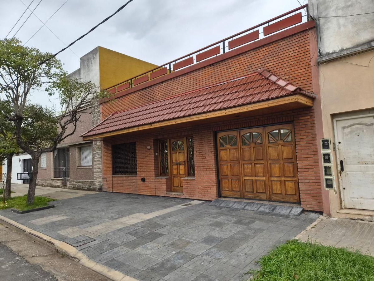 Foto de ¡NUEVO INGRESO! Hermosa Casa de 2 Amb en Lanus Oeste, imagen 1