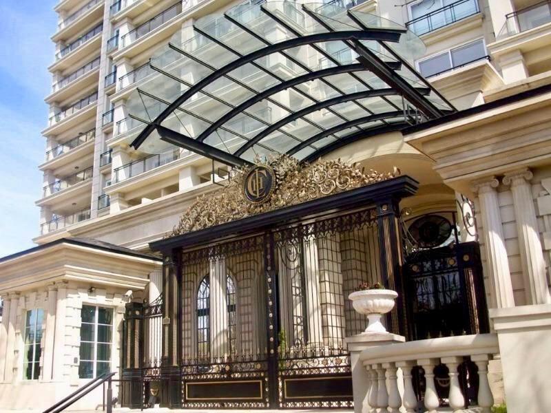 Regio departamento en Venta, de tres suites mas servicio, en Chateaü Nuñez. Piso alto, fabulosas vis