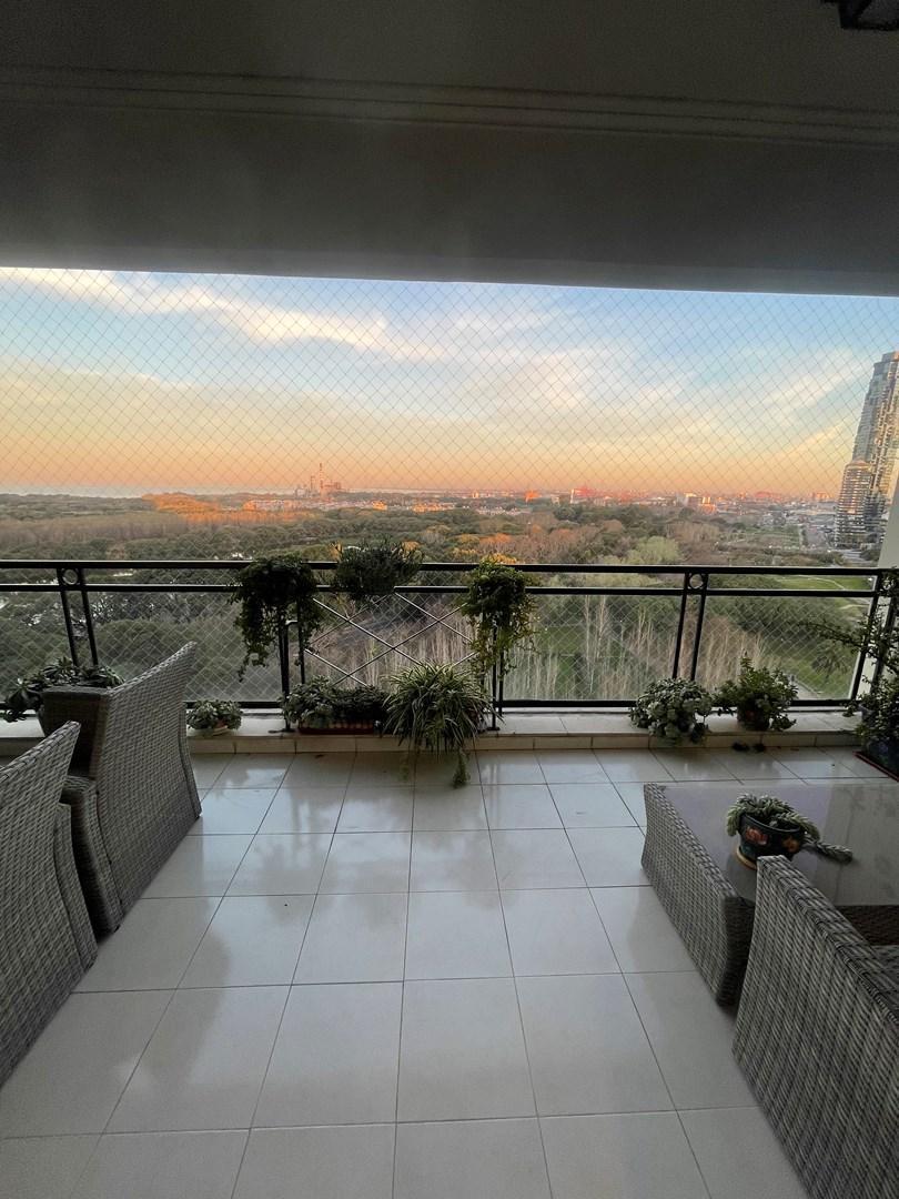 Foto de Preciosa residencia en Chateaü Puerto Madero, de dos suites, en venta!, imagen 5