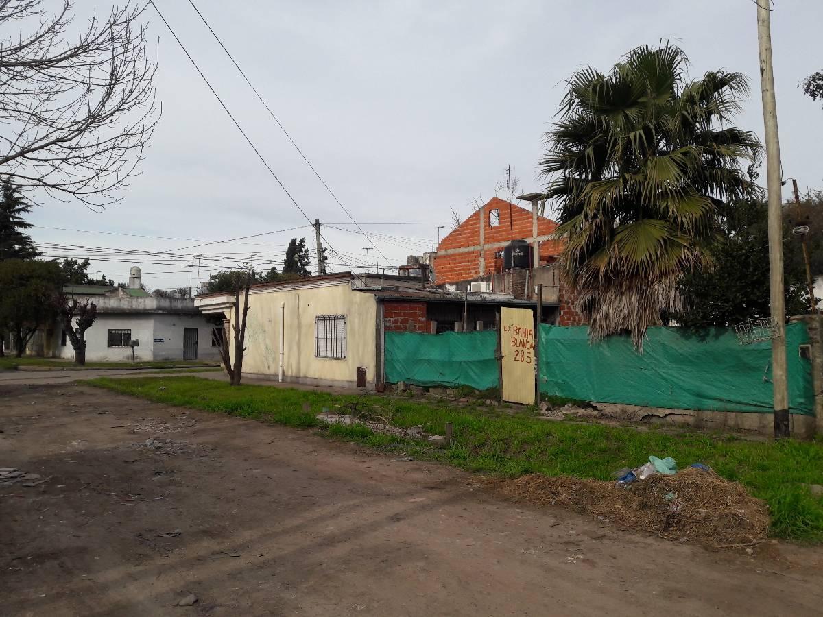 Excelente Lote de 10.50 m de Frente por 19 m de Fondo 1