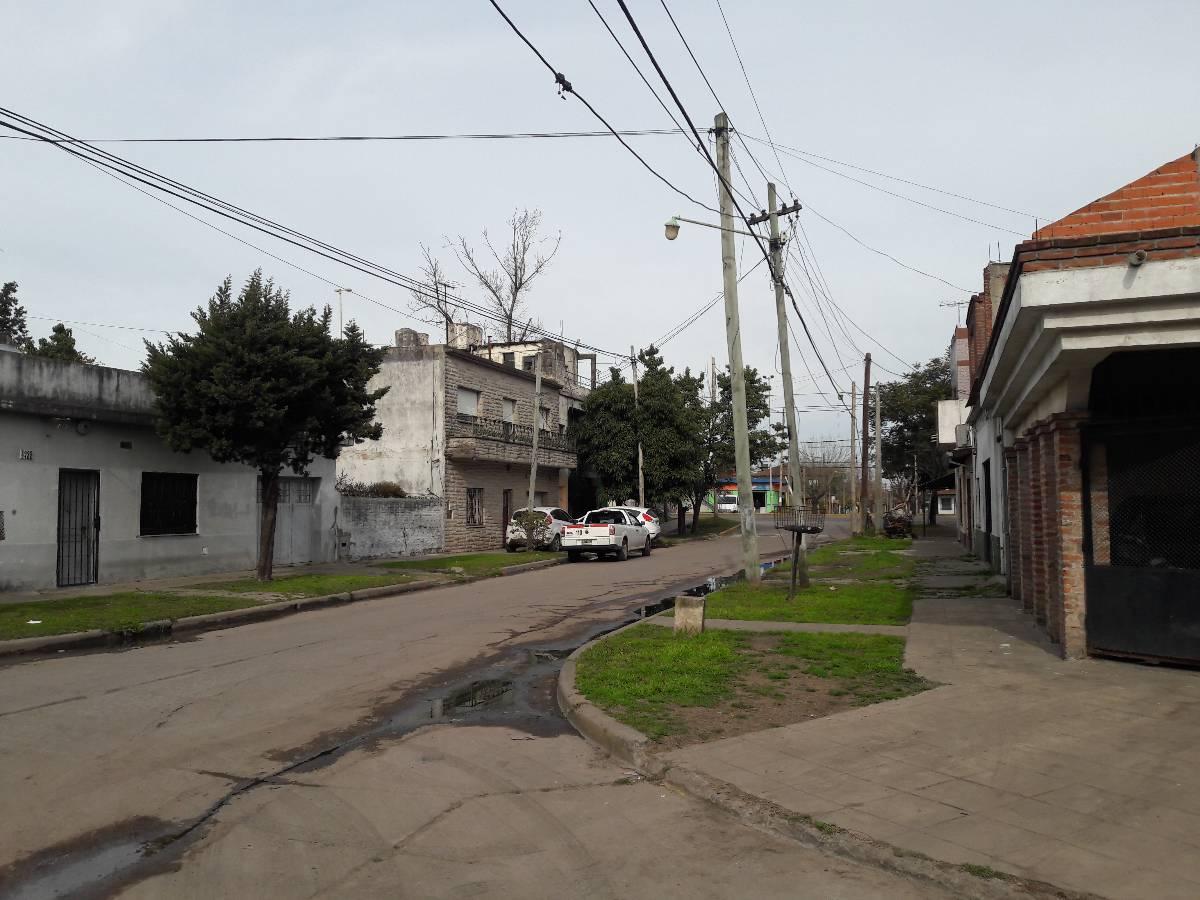 Excelente Lote de 10.50 m de Frente por 19 m de Fondo 2