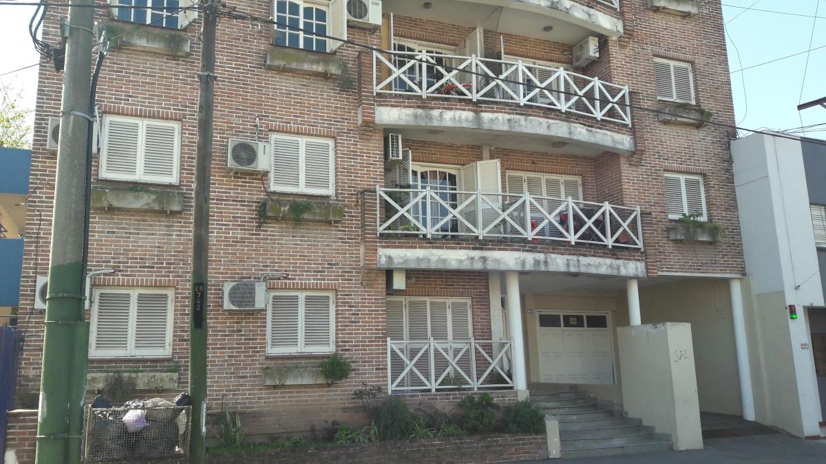 Foto de EXCELENTE DTO DE 3 AMBIENTES, PLANTA BAJA, CON COCHERA Y BAULERA., imagen 5