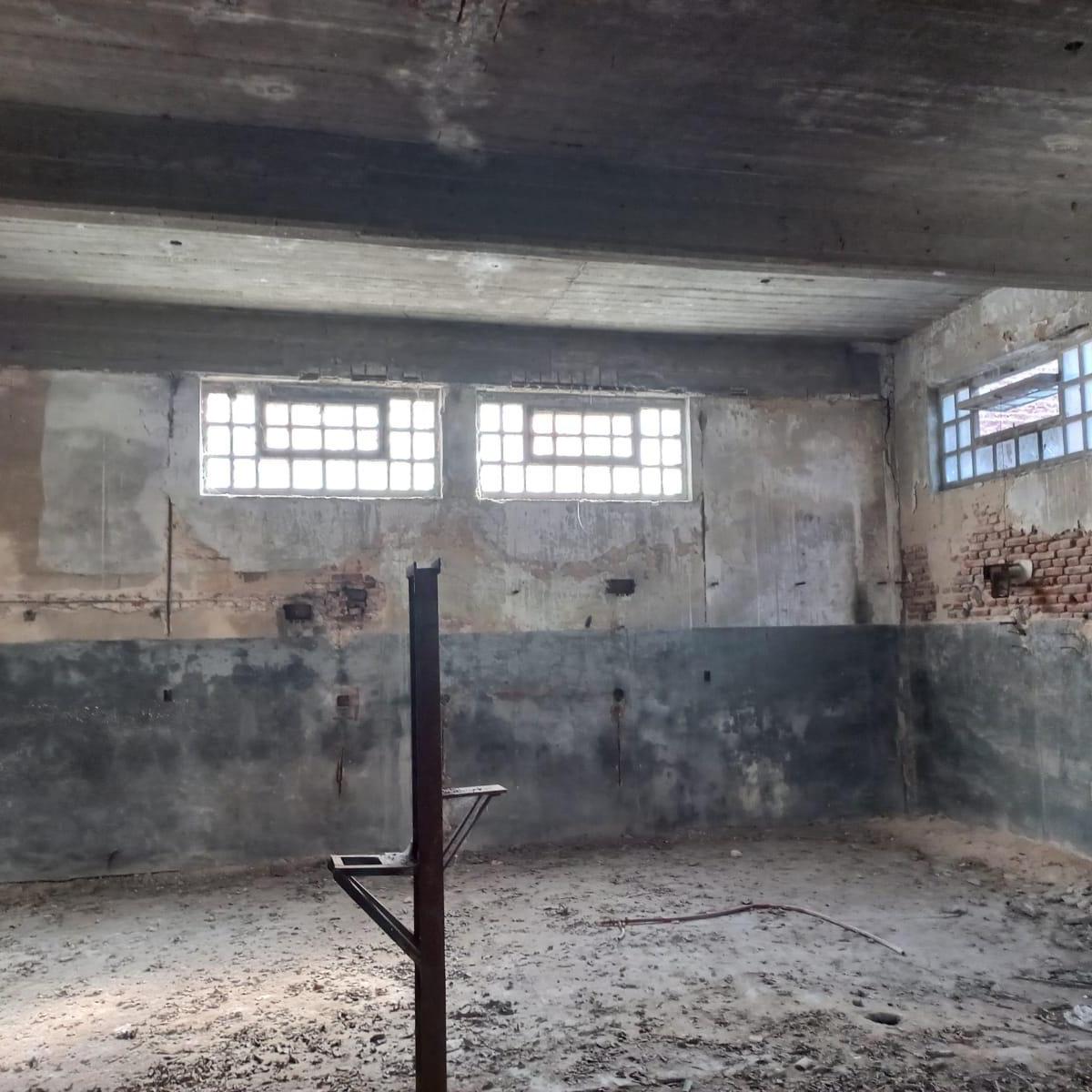 Galpon a Reciclar Sobre Lote de 16.45 m de Frente por 41 m de Fondo! 3
