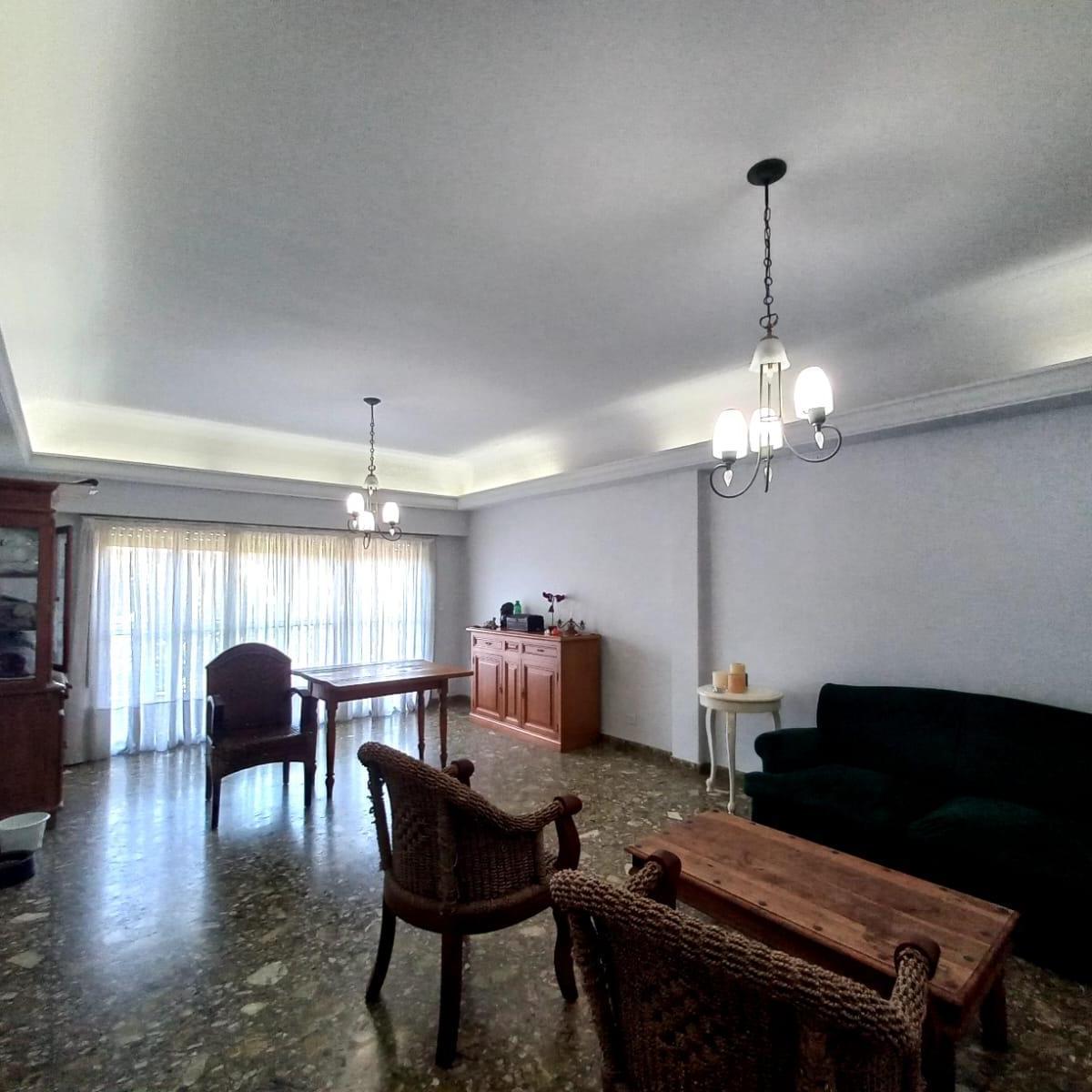 Excelente Casa en Planta Alta, Mas Depto y Deposito en Planta Baja 2