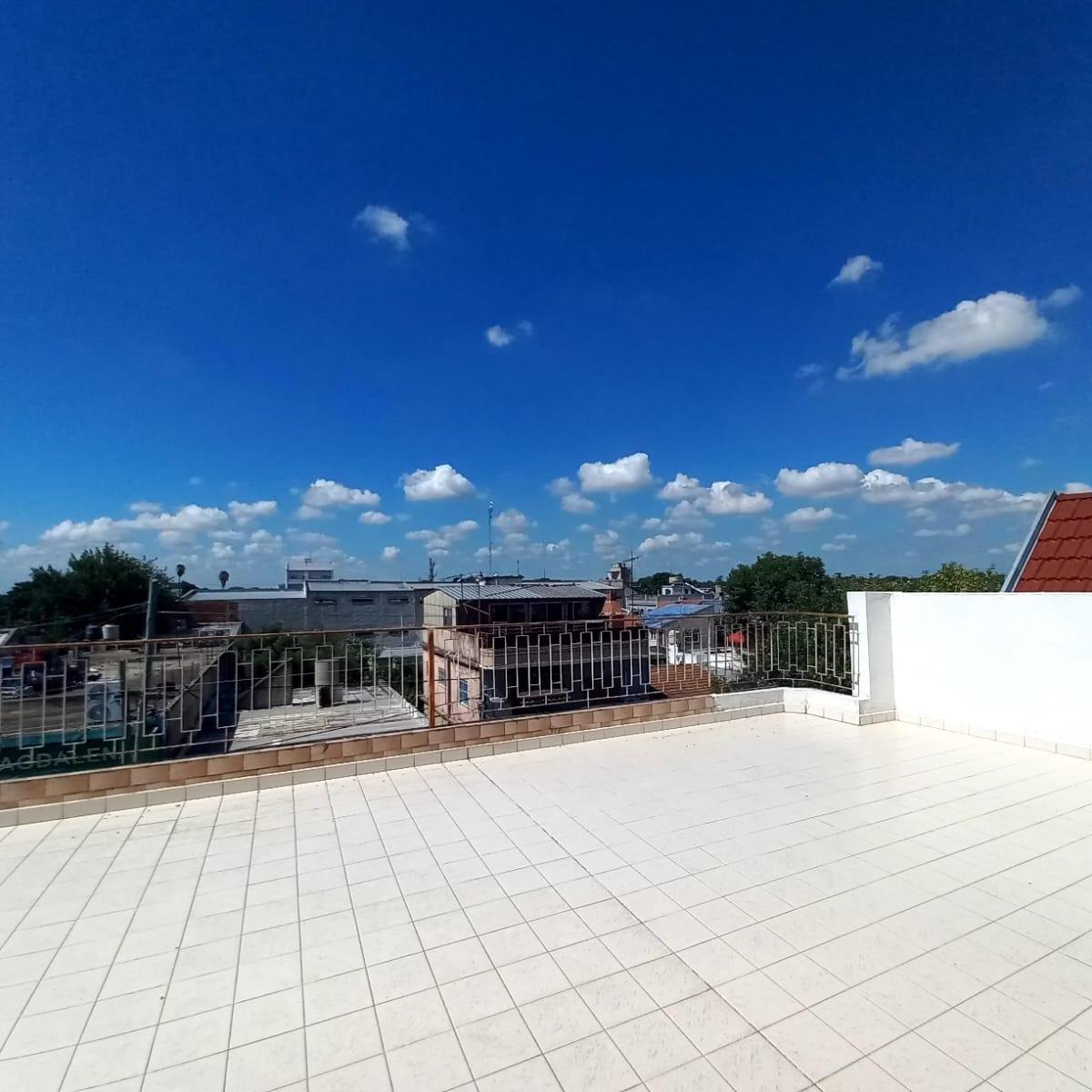 Excelente Casa en Planta Alta, Mas Depto y Deposito en Planta Baja 3