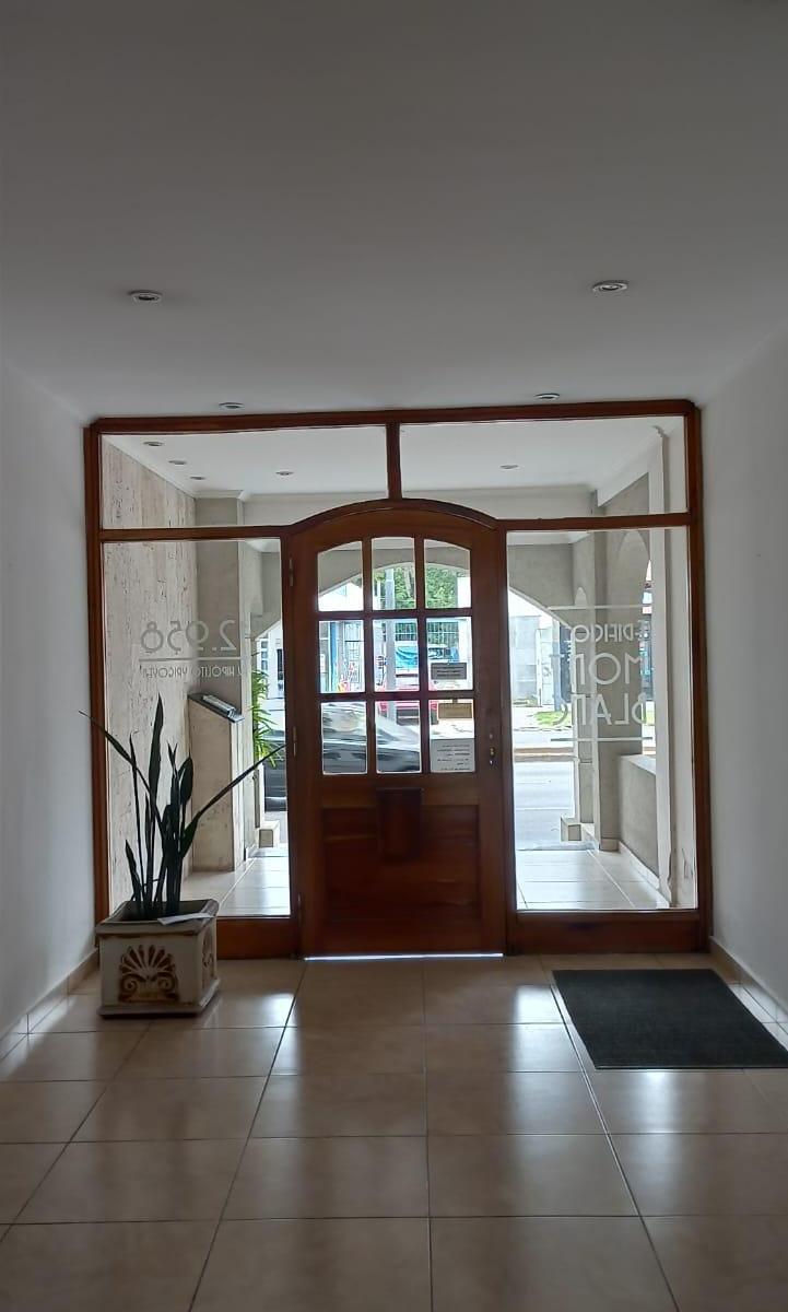 Foto de EXCELENTE DEPTO. MONOAMBIENTE 3ER PISO, CON BALCON Y CON COCHERA!!, imagen 4