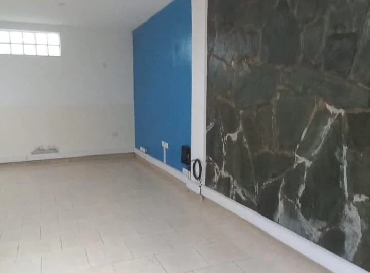 EXCELENTE DEPTO 3 AMB EN 1ER PISO MAS OFIC. O SHOWRROM EN PLANTA BAJA! 4