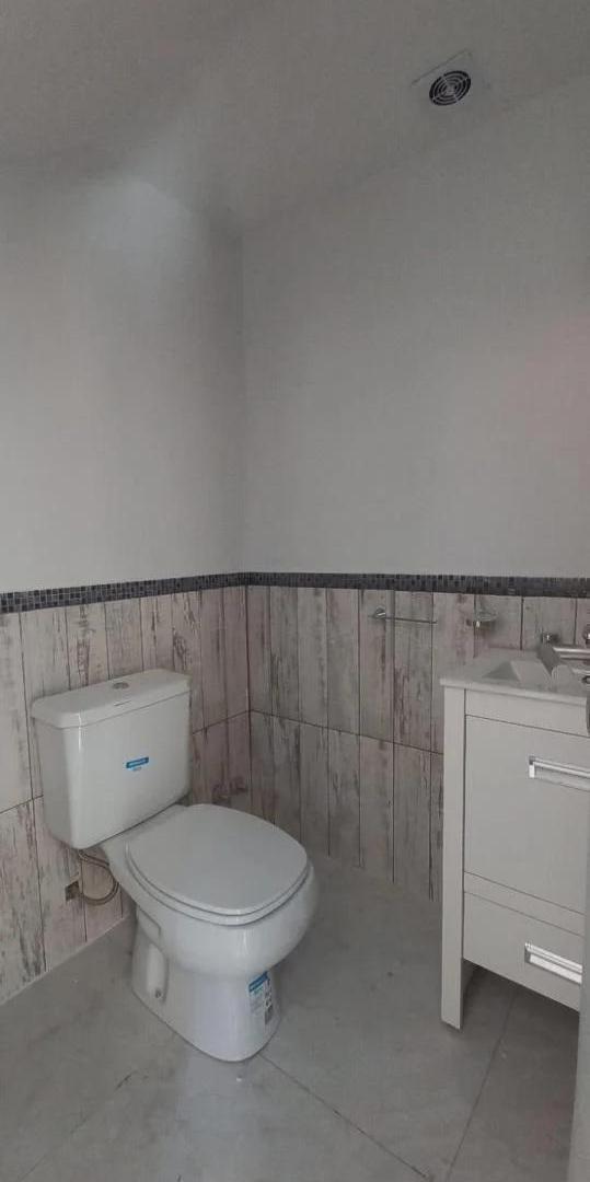 Foto de Excelente Duplex y Triplex a Estrenar con Cochera y Jardin!, imagen 4