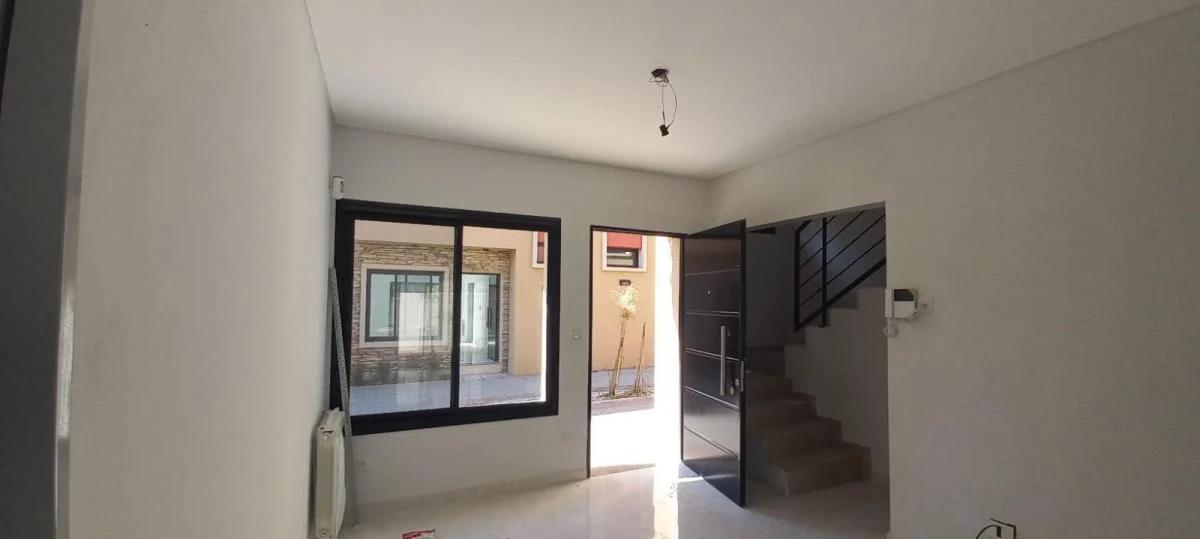 Foto de Excelente Duplex y Triplex a Estrenar con Cochera y Jardin!, imagen 2