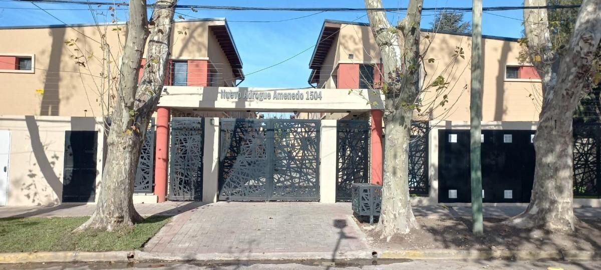 Excelente Duplex y Triplex a Estrenar con Cochera y Jardin!
