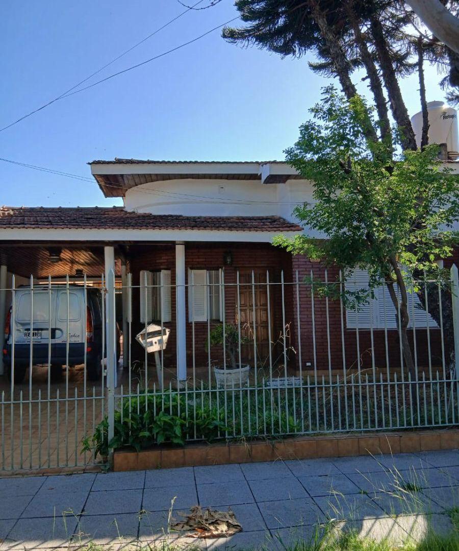 EXCELENTE CHALET 4AMB EN SOMELLERA