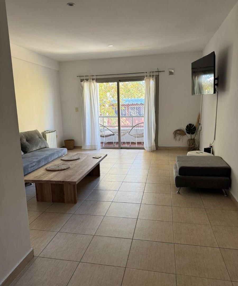 Foto de EXCELENTE Y AMPLIO DEPARTAMENTO DE 2 AMBIENTES CON COCHERA, imagen 4