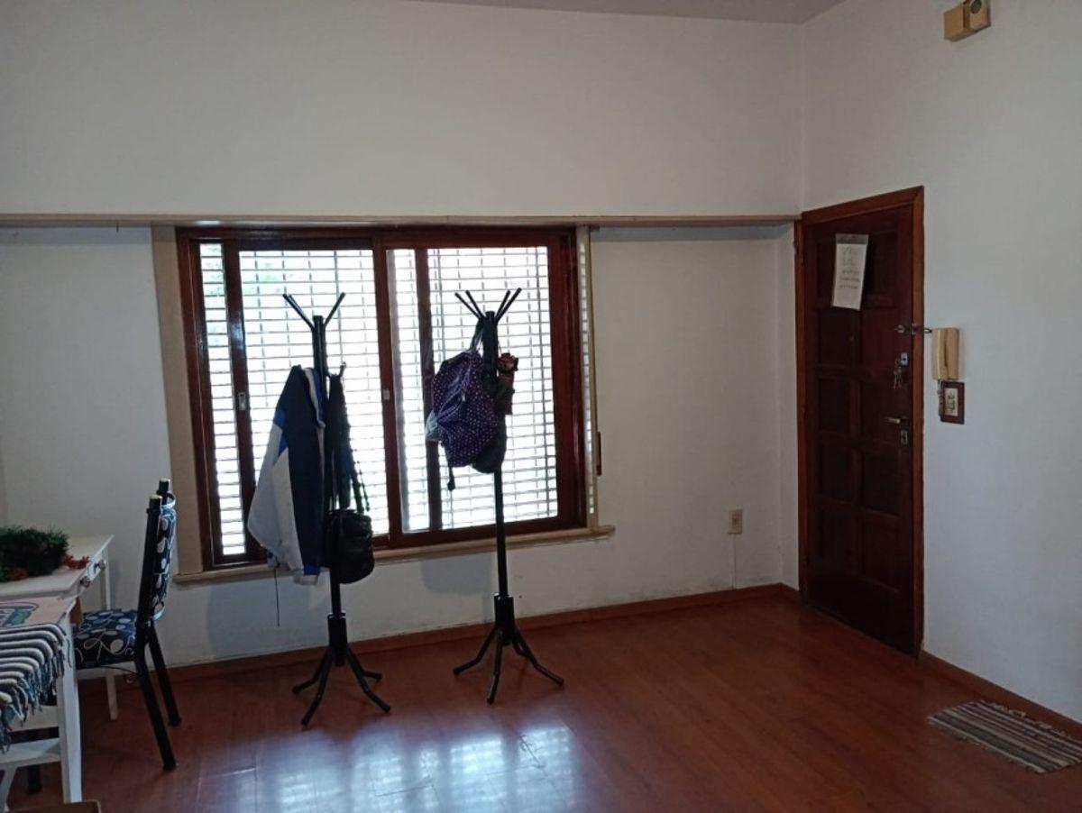 Foto de DESTACADO CHALET CON GARAGE Y AMPLIO PATIO EN ZONA RESIDENCIAL, imagen 4