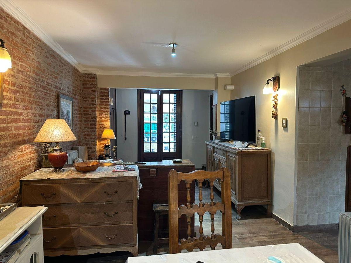 Foto de EXCELENTE CASA ESTILO INGLÉS CON GARAGE Y PILETA, imagen 2