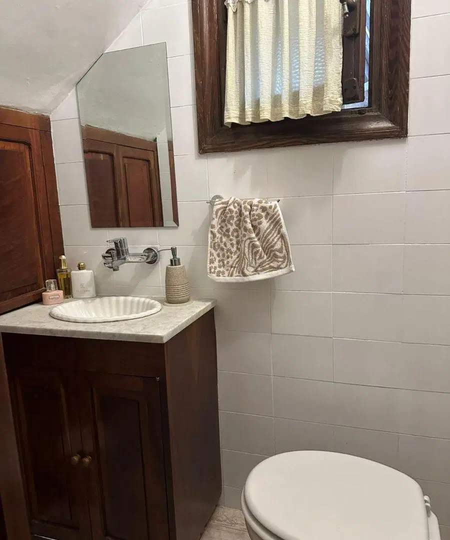 EXCELENTE CASA ESTILO INGLÉS CON GARAGE Y PILETA 5