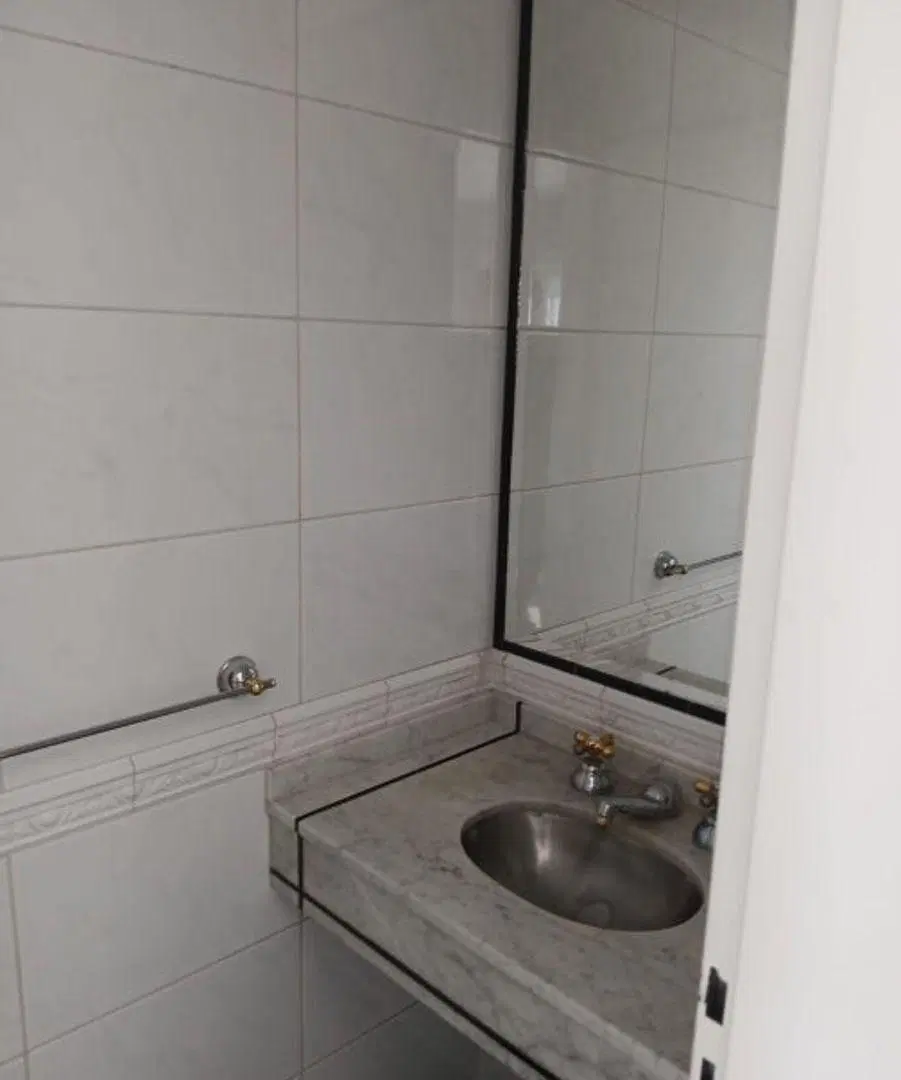 IMPECABLE CHALET 4 AMB EN EXCELENTE UBICACIÓN CON FRENTE A CALLE SEGUÍ 3