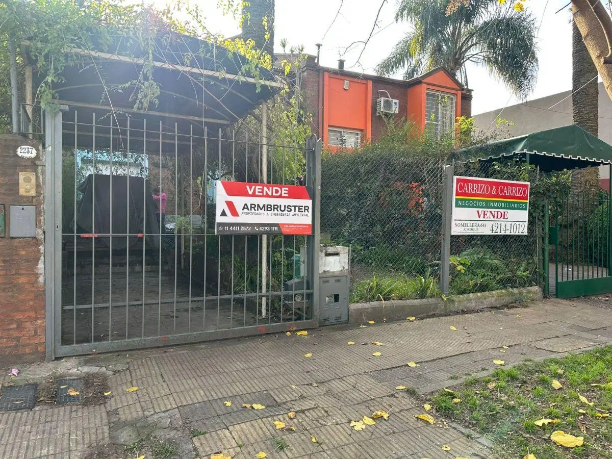 EXCELENTE DUPLEX MUY LUMINOSO A METROS DE LA ESTACIÓN DE MÁRMOL 3