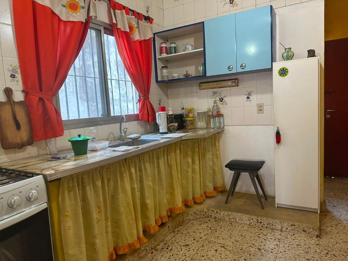 Foto de EXCELENTE CASA AMERICANA A MTS DE CAPITAN MOYANO!, imagen 5
