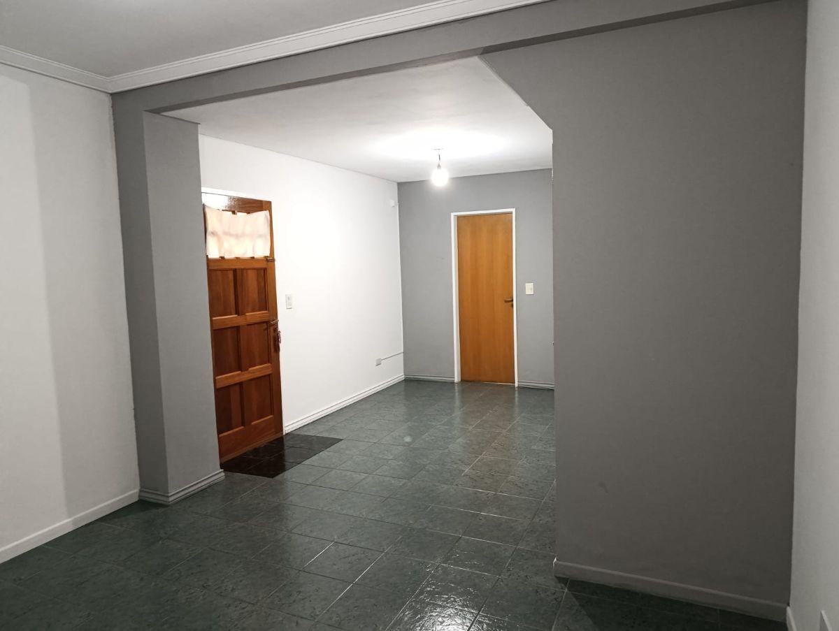 Foto de EXCELENTE DUPLEX 4 AMBIENTES, BARRIO LOS ROBLES, ACCESO CONTROLADO Y, imagen 4