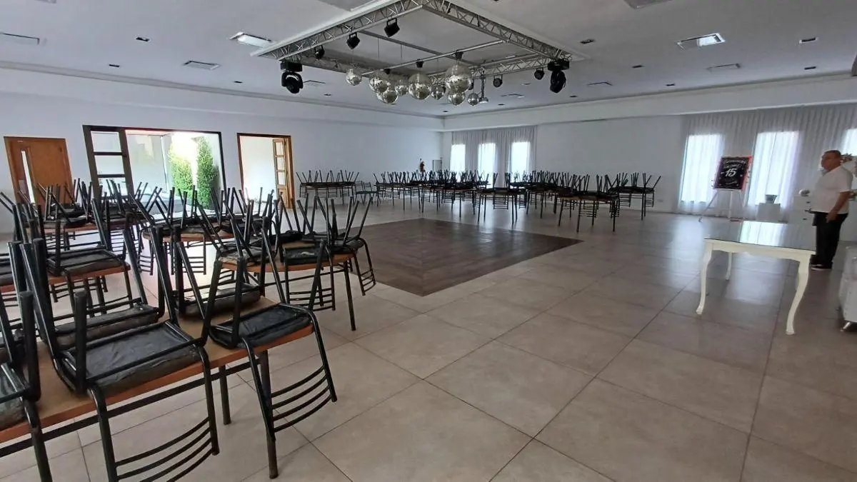 Av Olivos al 2100 salón para eventos + casa (zona Directv Arena y Olivos Golf) 3
