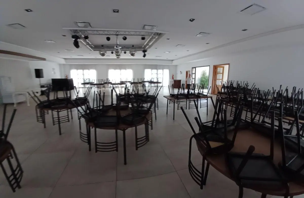 Av Olivos al 2100 salón para eventos + casa (zona Directv Arena y Olivos Golf) 1