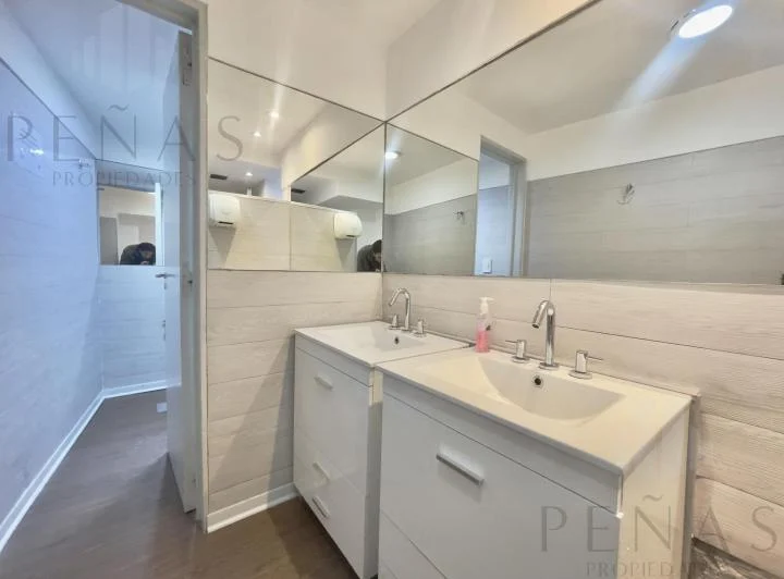 Alquiler Impecable Local comercial con Oficinas en el Centro 5