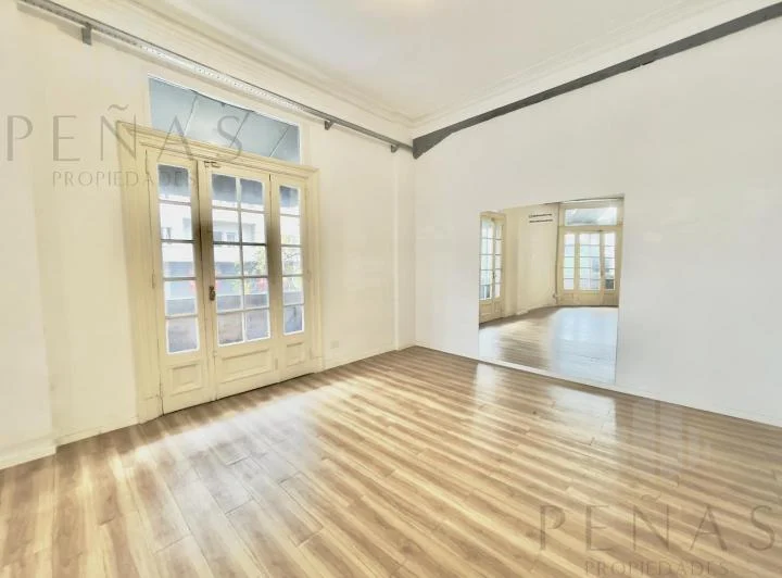 OFICINA  RECICLADA  DE ESTILO FRANCÉS -  200 m2  - RECOLETA 3