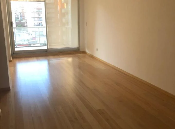 Semipiso de excelentes dimensiones con cochera 3