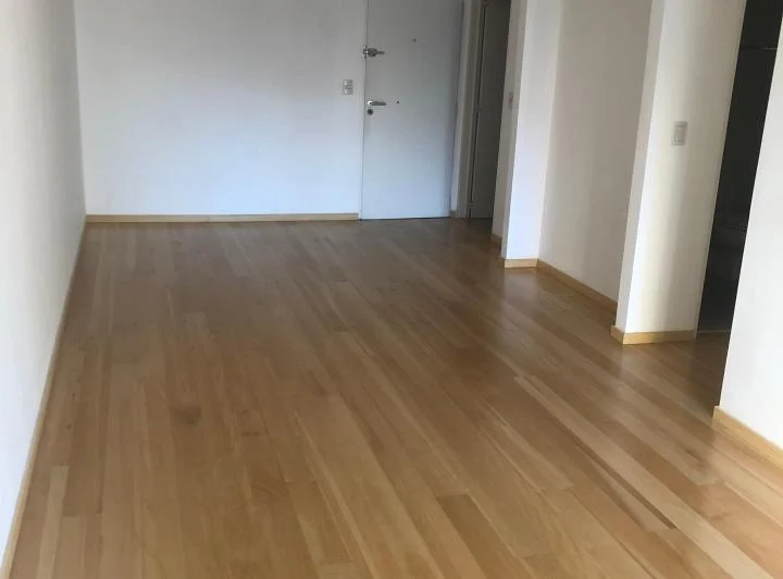 Semipiso de excelentes dimensiones con cochera 4