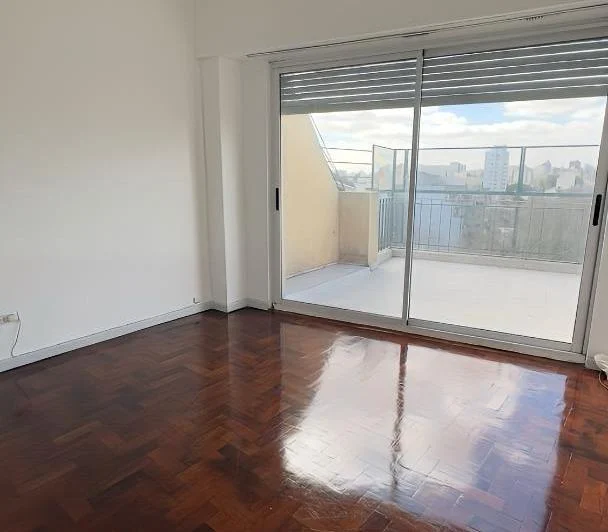 Había una vez un séptimo piso en Villa Pueyrredón, bal ter 5