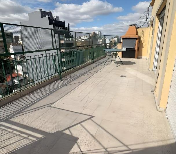 Había una vez un séptimo piso en Villa Pueyrredón, bal ter 2