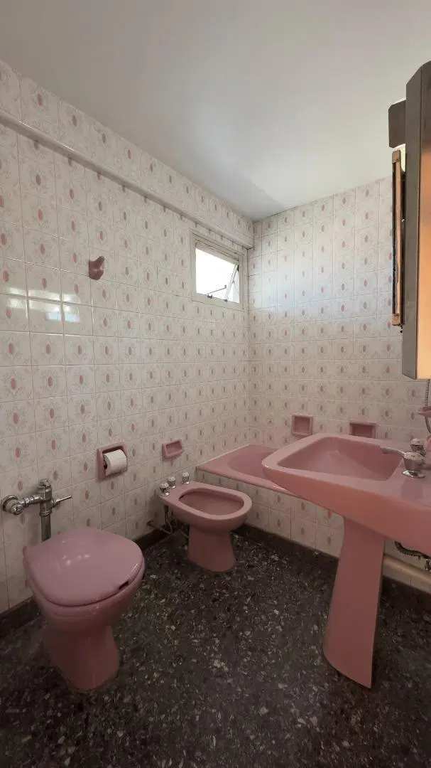 3 dormitorios, COCHERA  2 baños, cocina comedor, balcon 3