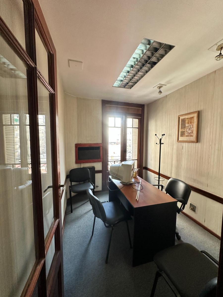 Foto de Perón 1593 piso 3ro a la calle 80 M2 (76 cubiertos) 2 baños, imagen 5