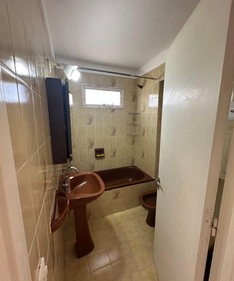 Foto de 2 Amb Cte, Bcon, Baño y Cocina Completa. Lavadero Indep., imagen 2