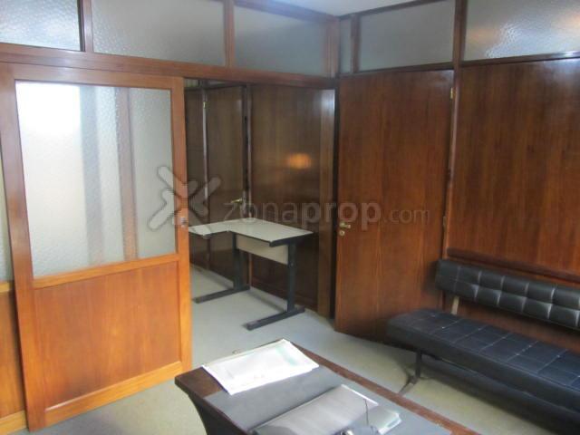 Foto de Oficina en Venta en Tribunales. Baño y cocina. Muy barata, imagen 4