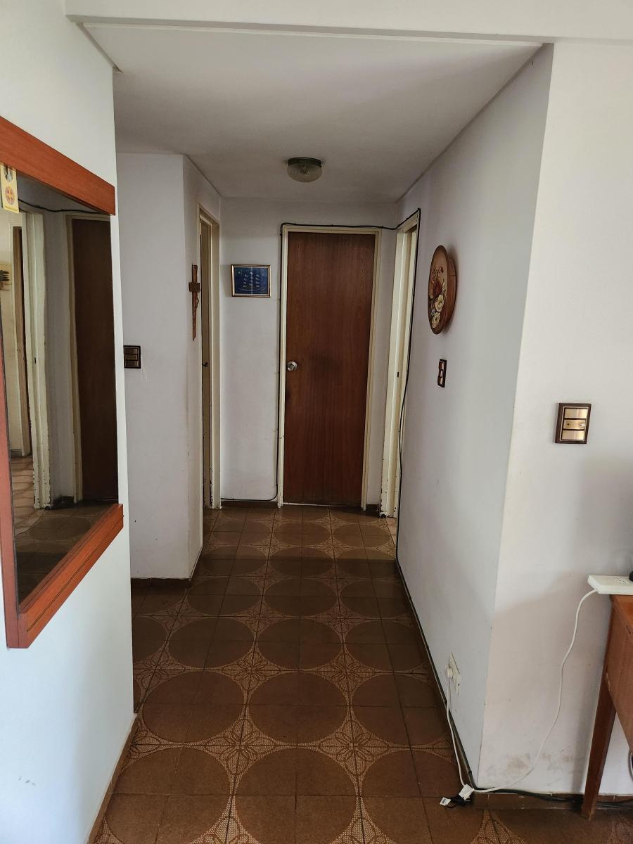 Casa en 3 Plantas con Garaje, Jardín, Parrilla. Alquilada, con Renta. 1