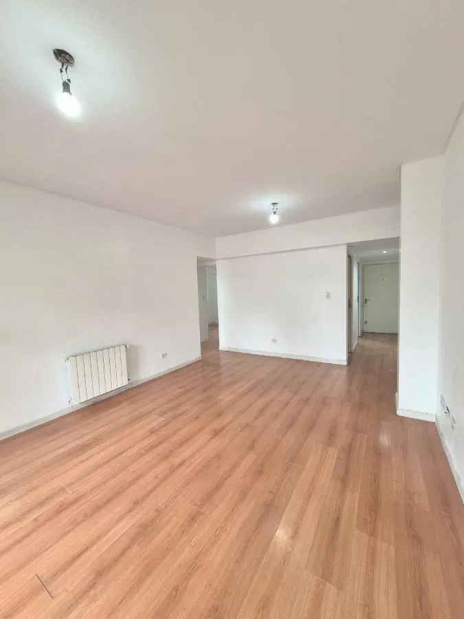 FLORES VENTA 3 AMBIENTES CON BALCON LAVADERO Y SUM 3