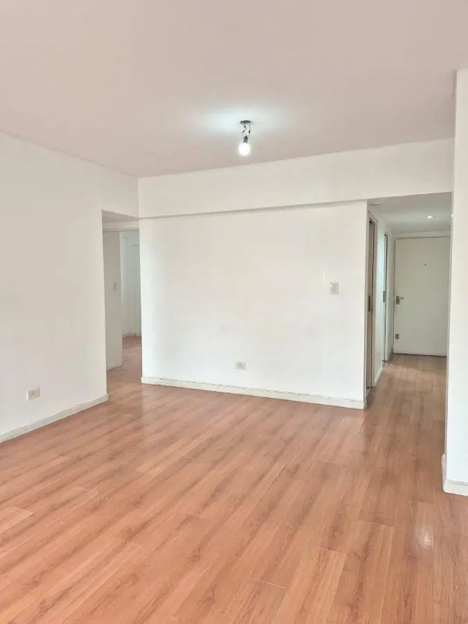 FLORES VENTA 3 AMBIENTES CON BALCON LAVADERO Y SUM 5