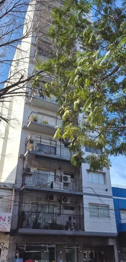 VENTA DEPARTAMENTO EN OLIVOS PISO 11 3 AMBIENTES SUPER LUMINOSO 2