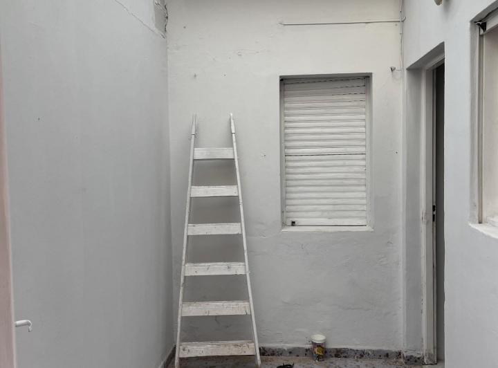 1 ambiente, no tiene expensas. Para estudiantes 4