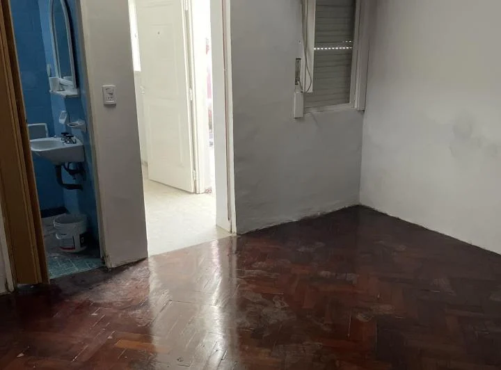 1 ambiente, no tiene expensas. Para estudiantes 3